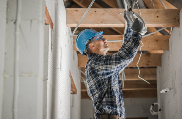 Best Emergency Electrical Repair  in Le Claire, IA